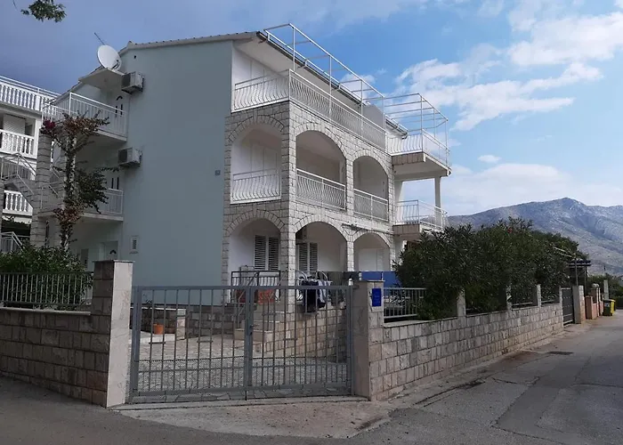 Apartments Bisevo