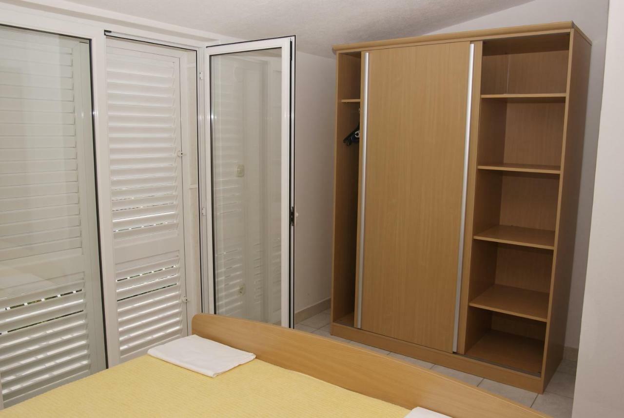 Apartment Bisevo *