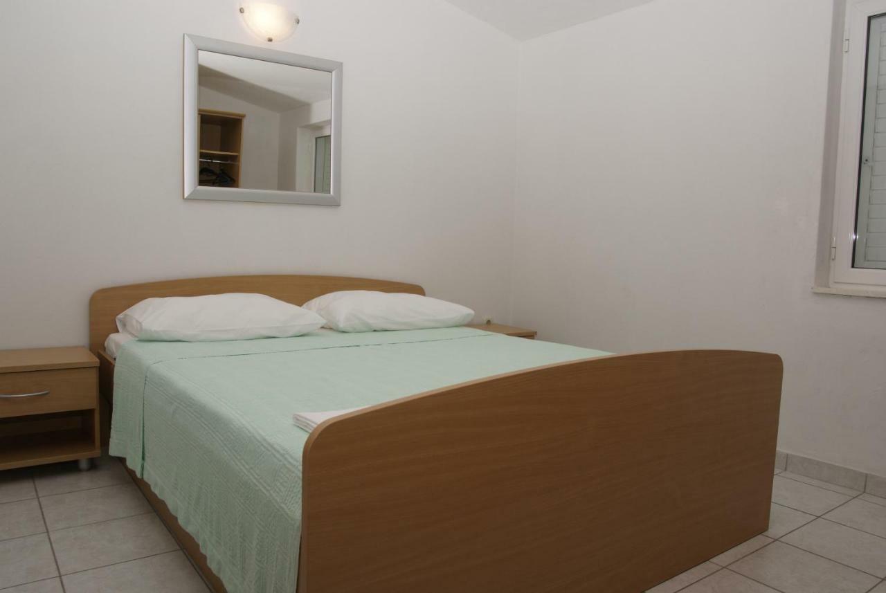 Apartment Bisevo *